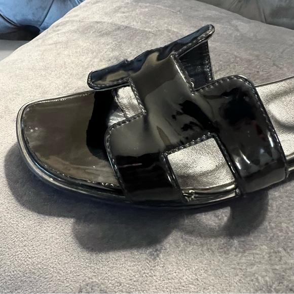 Hermes Oran Black Patent Leather Slip-on Sandals Size 8.5 - Picture 10 of 16